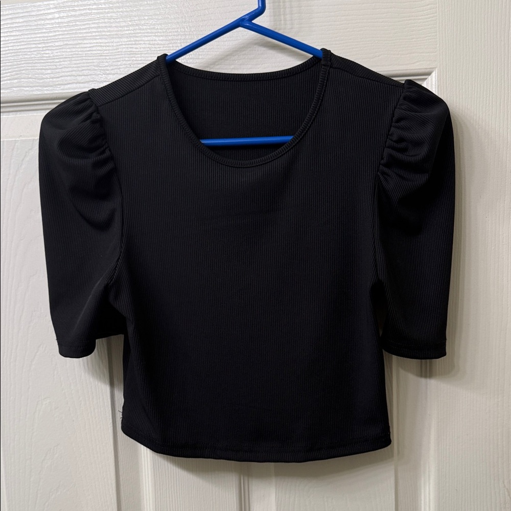 Ribbed Fitted Black Puff Sleeve Top with mild crop